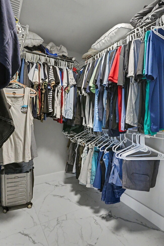 Building Photo - 4280 Galt Ocean Dr