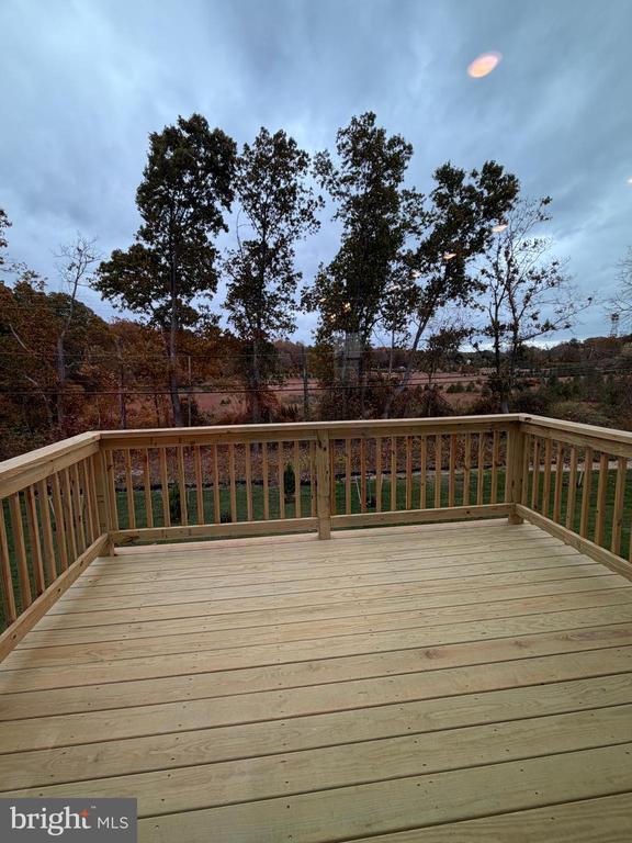 Building Photo - 69 Basswood St