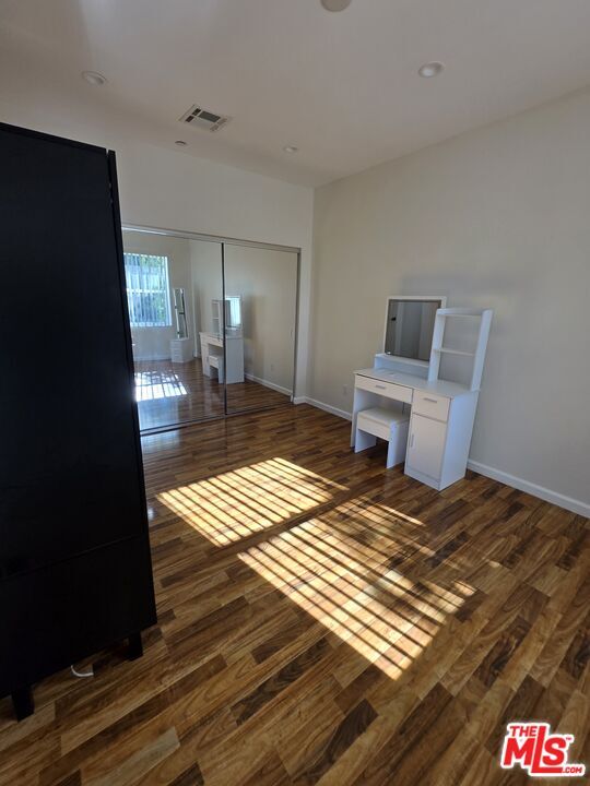 Building Photo - 609 W Doran St