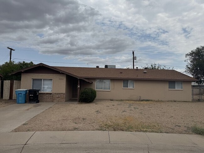 Primary Photo - 5502 W Catalina Dr