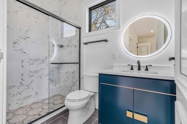 Building Photo - 20 Amberwood Dr