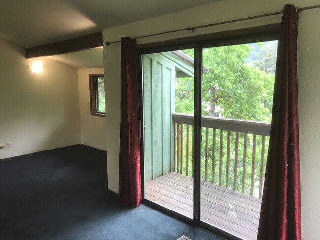 Building Photo - 3 Bedroom Home in SE Eugene
