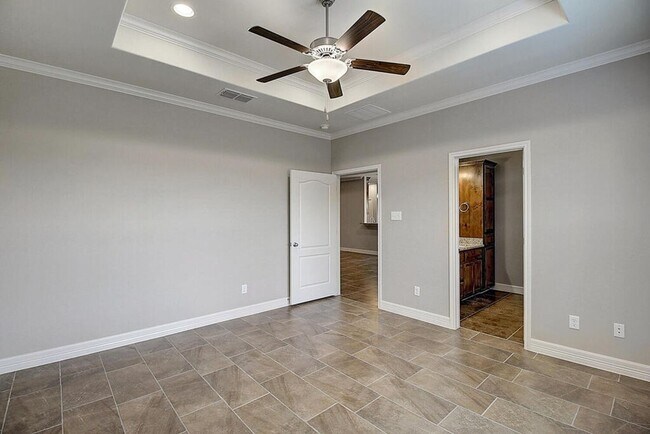 Building Photo - 7530 Sable Creek Dr