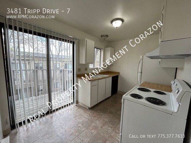 Building Photo - Spacious upstairs unit w/ dishwasher/wall ...