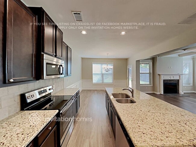 Building Photo - 9049 Lexington Ct
