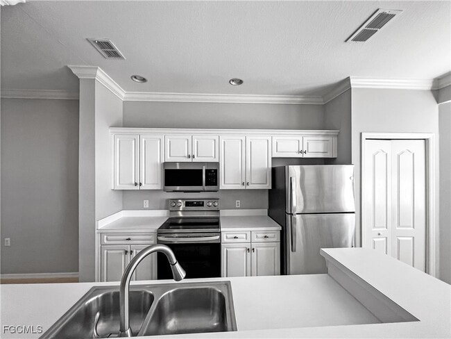 Building Photo - 8550 Kingbird Loop