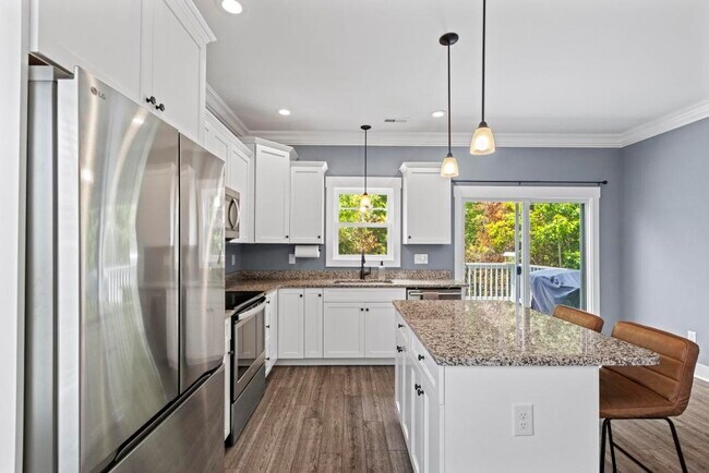 Building Photo - 205 Bangor Ct