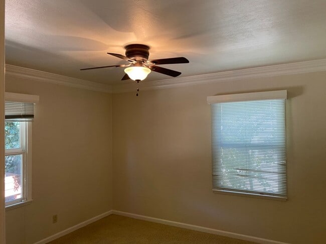 Building Photo - 2 bedroom bungalow in La Loma neighborhood!