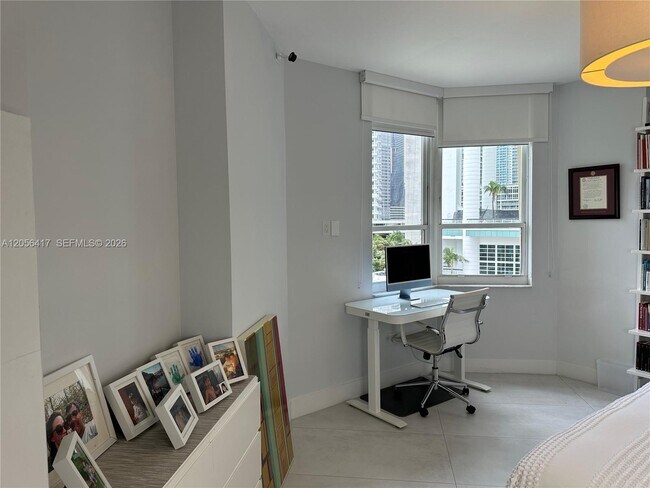 Building Photo - 888 Brickell Key Dr