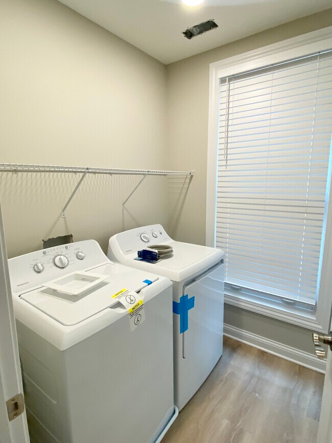 Building Photo - 980 Harrison Ave