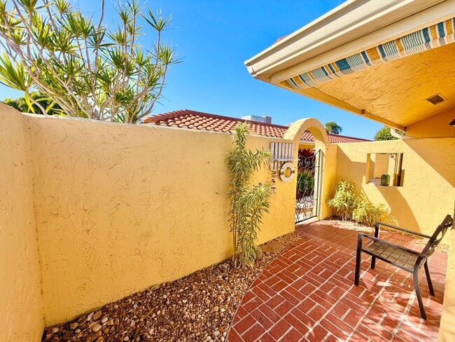 Building Photo - ** GLADES COUNTRY CLUB ** 2 BED / 2 BATH - VILLA - BUNDLED GOLF MEMBERSHIP - ANNUAL RENTAL