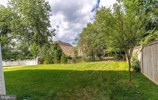 Building Photo - 6626 Ivy Hill Dr