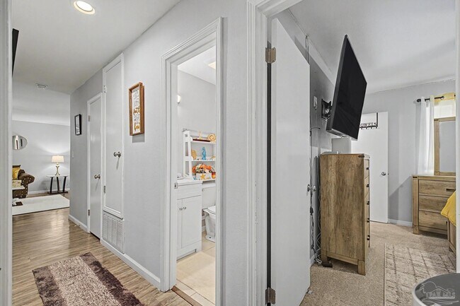 Building Photo - 5706 Ventura Ln