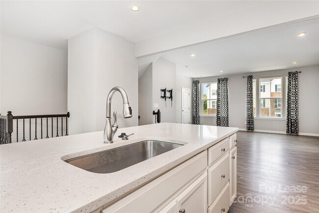 Building Photo - 2523 Grantham Place Dr