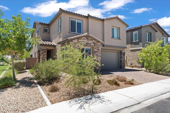 Building Photo - Spacious 5-bedroom home in gated community
