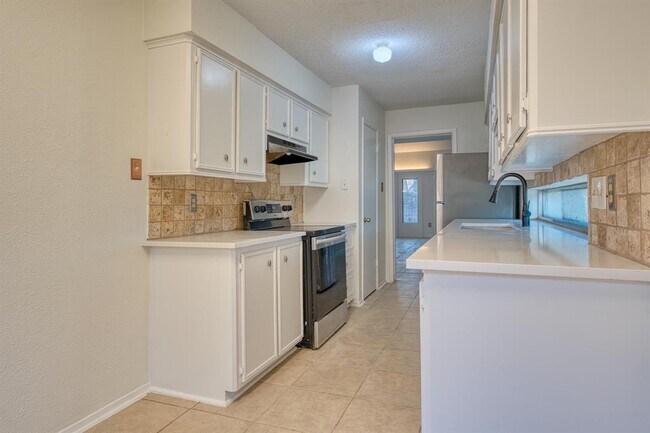Building Photo - 5860 Sampley Way