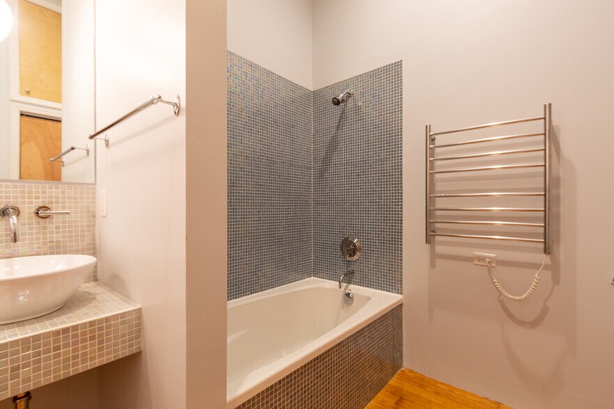 Building Photo - 2401 S 12th St