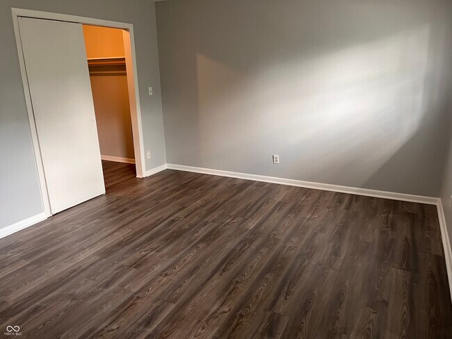 Building Photo - 6262 Eastridge Dr