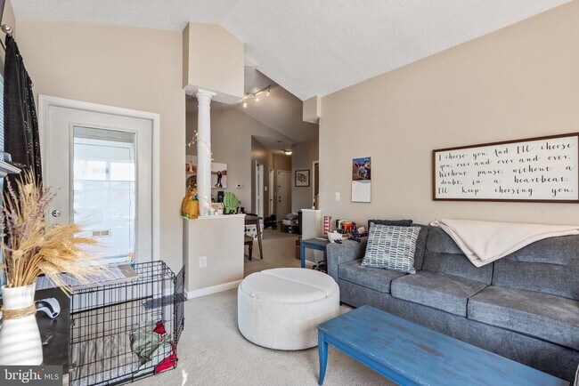 Building Photo - 14301 Grape Holly Grove