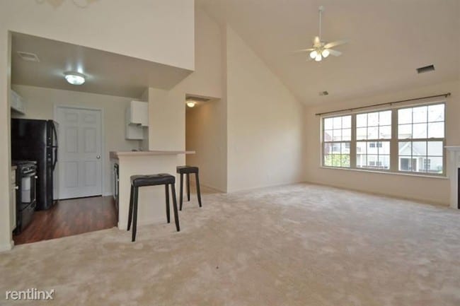 Building Photo - 1328 Addington Ln