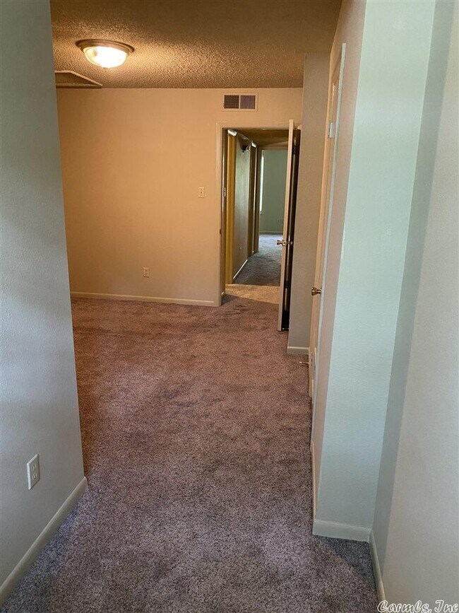 Building Photo - 2221 Wentwood Valley Dr