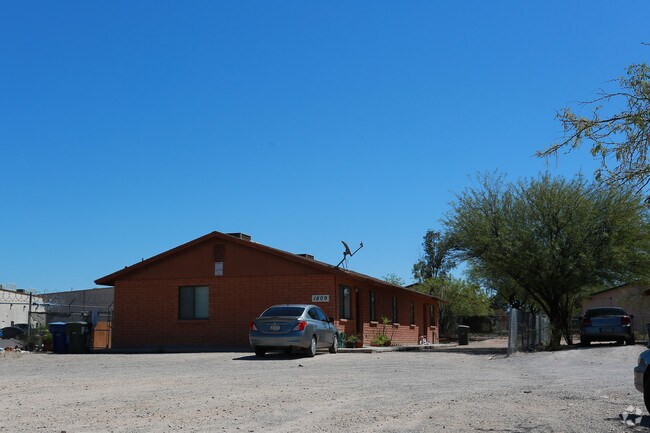 Building Photo - Campbell Duplexes