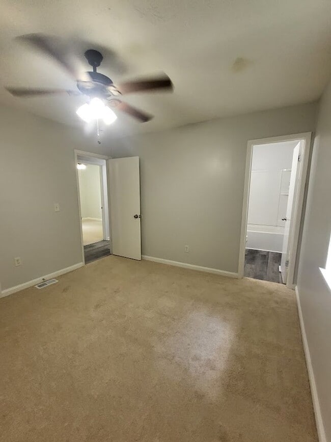 Building Photo - 3309 Goldenchain Dr