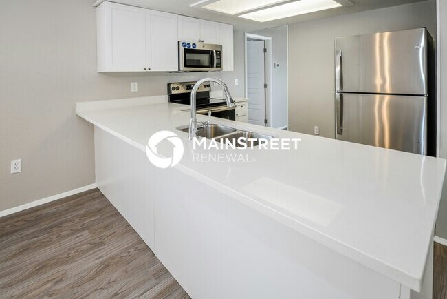 Building Photo - 3 Bedroom Pet-Friendly Home in Spring Hill, FL with Main Street Renewal