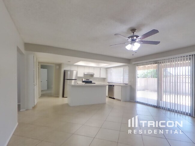 Building Photo - 3727 E Dahlia Dr