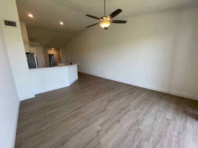 Building Photo - Beautiful Townhouse in Downtown Tampa