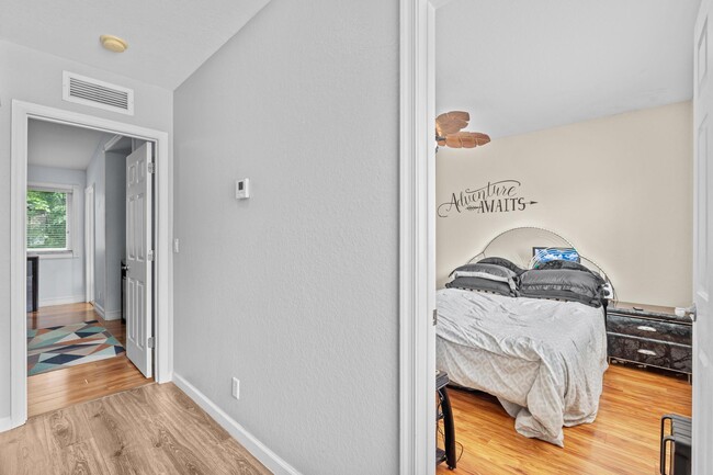 Building Photo - 6107 Sandy Bank Terrace