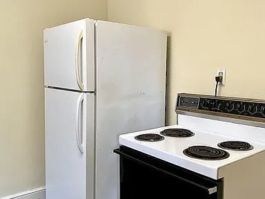 Building Photo - 3070 N Oakland Ave