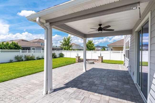 Building Photo - 235 Silverleaf Village Dr