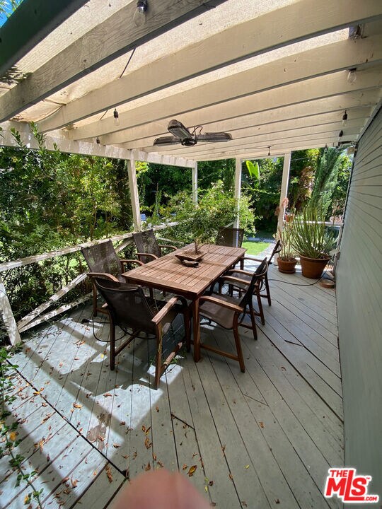Building Photo - 1202 N Poinsettia Pl