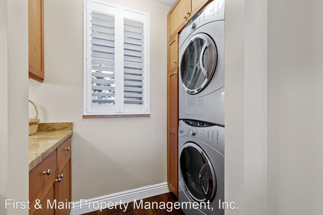 Building Photo - 1 br, 1 bath House - 588 Main Street, Unit...