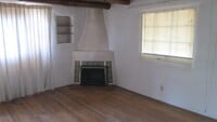 Building Photo - NE 2 Bedroom 1 1/2 Bath