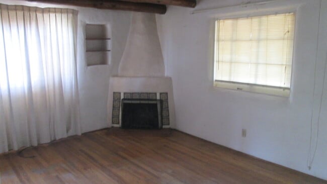 Primary Photo - NE 2 Bedroom 1 1/2 Bath