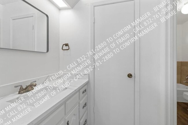 Building Photo - 4536 Jenning Dr
