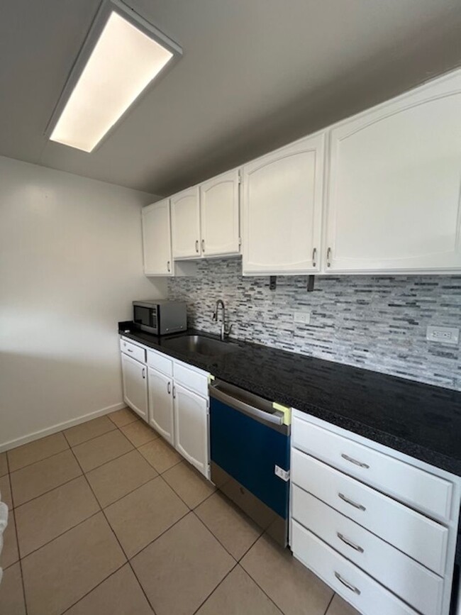 Primary Photo - Mililani Town 2 bed/1 bath Apartment