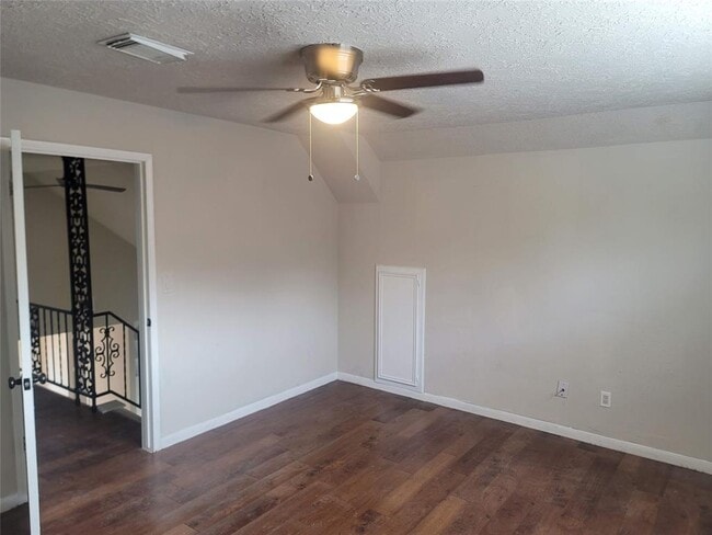 Building Photo - 10601 Sagewind Dr