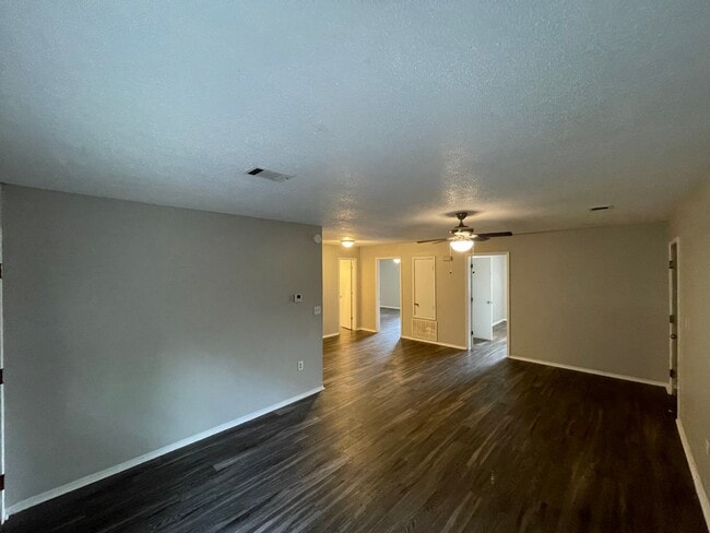 Building Photo - 1307-09 N. Arkansas duplex