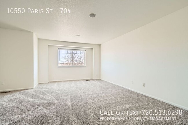 Building Photo - 10550 Paris St