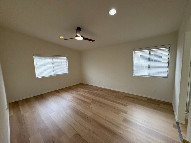 Building Photo - Four bedroom in Vail School District
