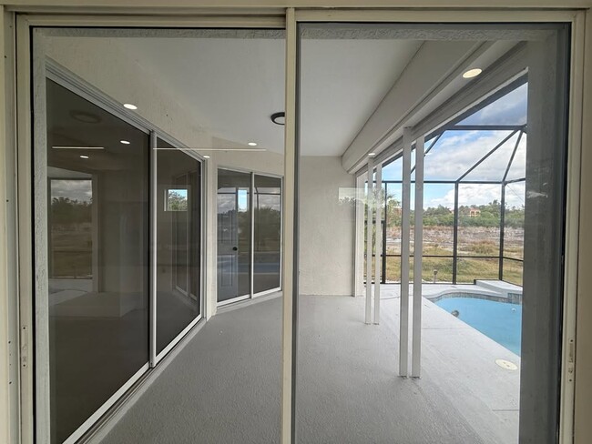 Building Photo - 1550 Center Rd