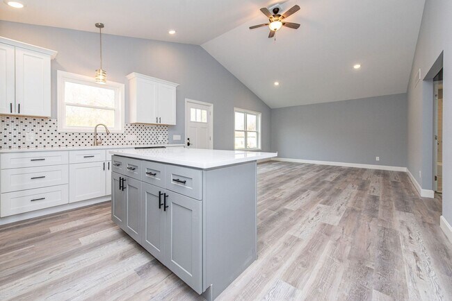 Building Photo - College Hill- New Construction! Stunning 3...