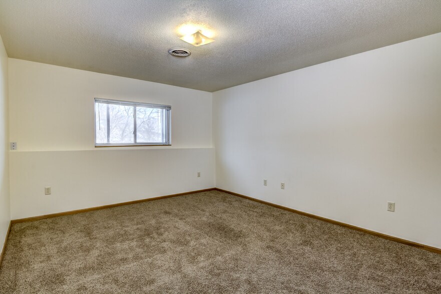 Building Photo - 320 Scheidler Rd