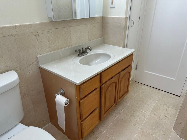 Building Photo - EPIC REA - Great Corner Lakeside Home - 3 ...