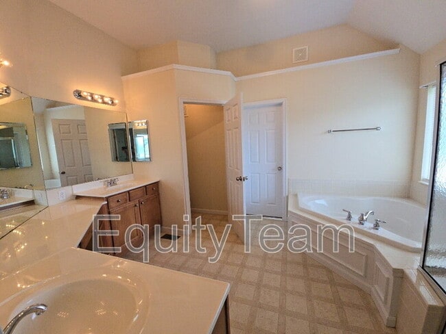 Building Photo - 7823 Spring Garden Ct