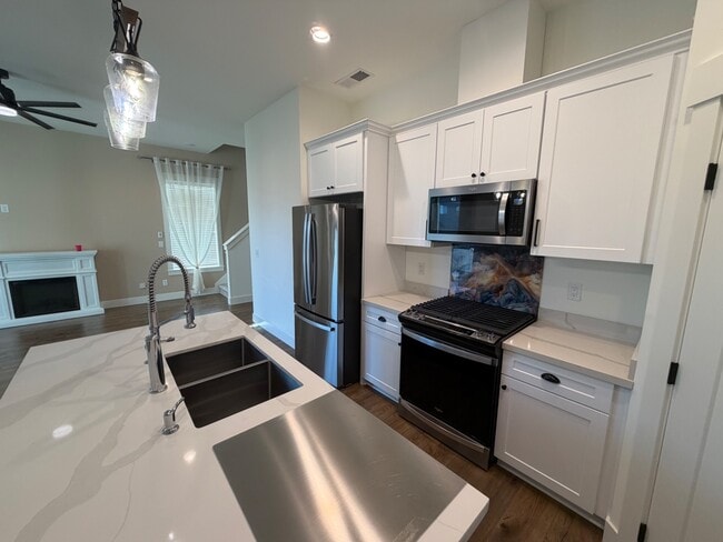 Building Photo - 307 Talons Dr