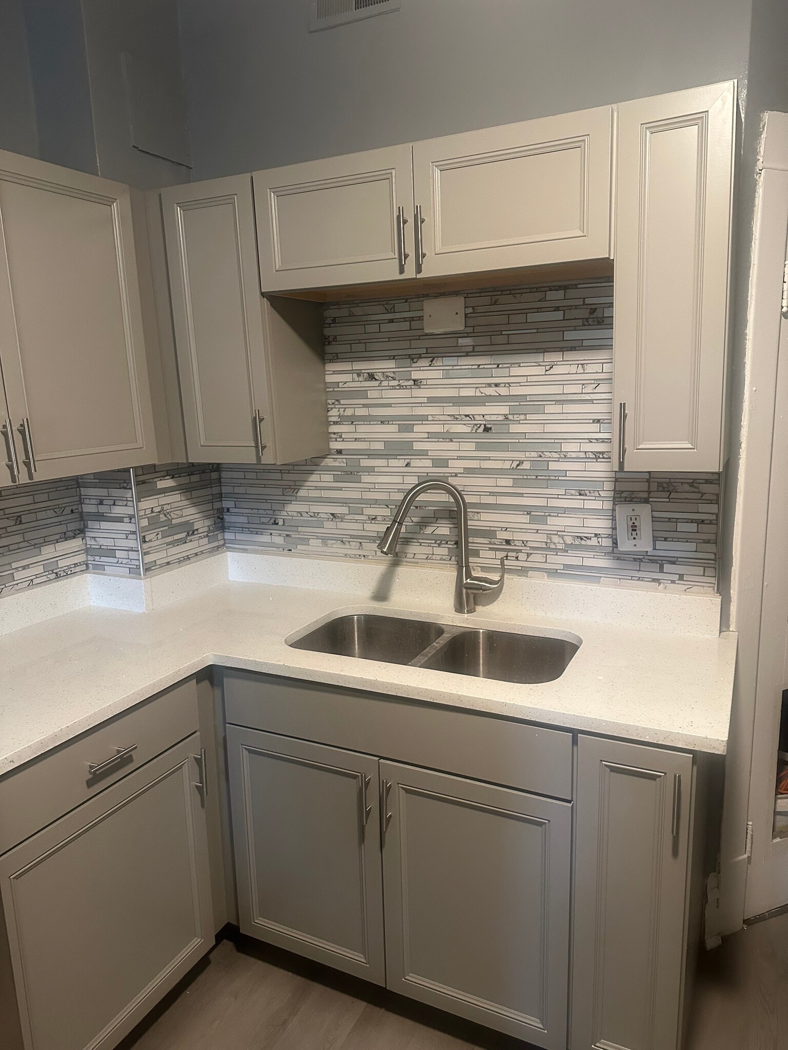 Kitchen - 7125 S Woodlawn Ave